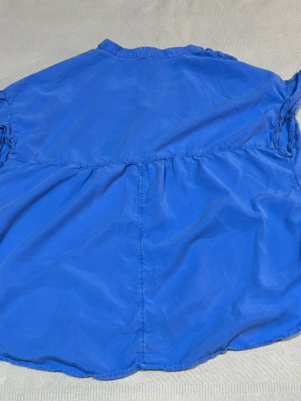 Women's Crown & Ivy Blue V-neck Ruffle Cap Sleeve Pullover Blouse Size Large - Picture 4 of 6